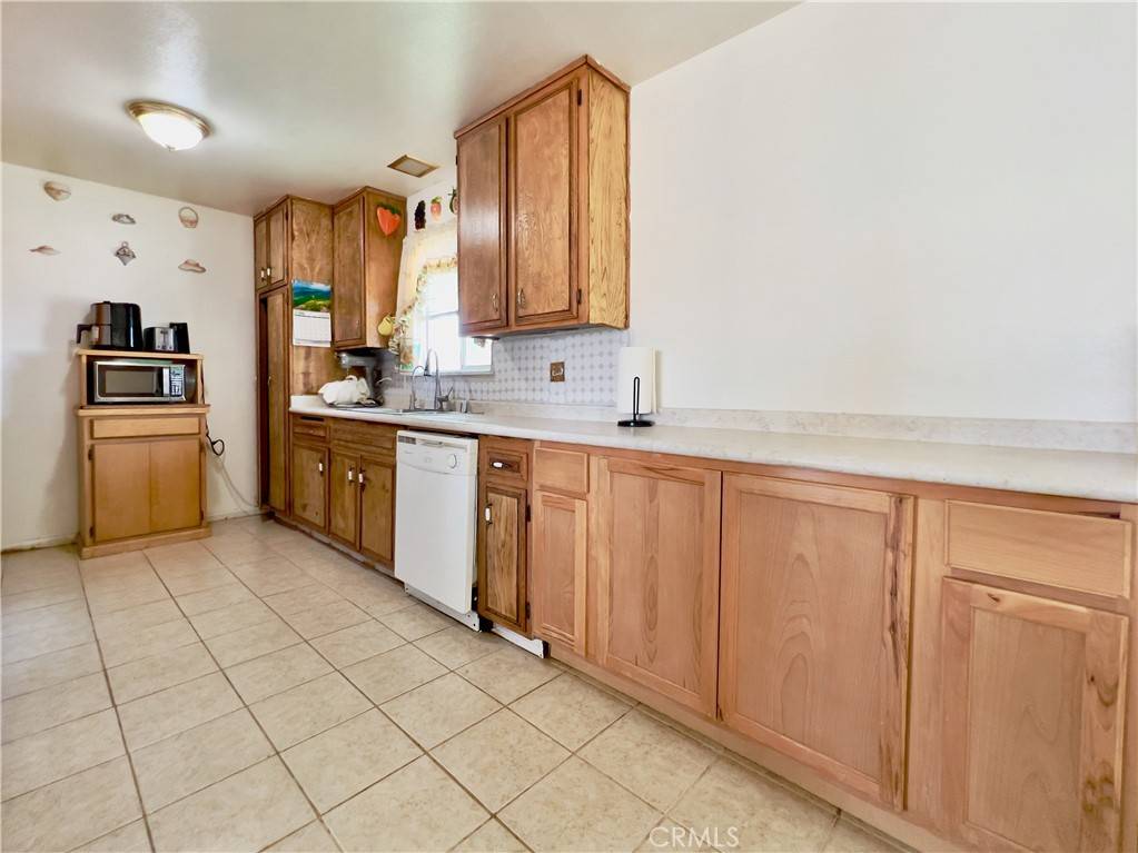 Apple Valley, CA 92307,21861 Ramona AVE