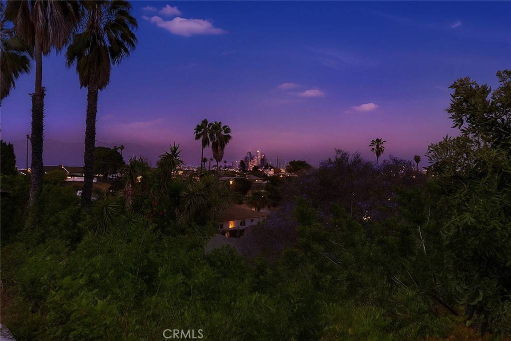 4508 Don Timoteo DR, Los Angeles, CA 90008