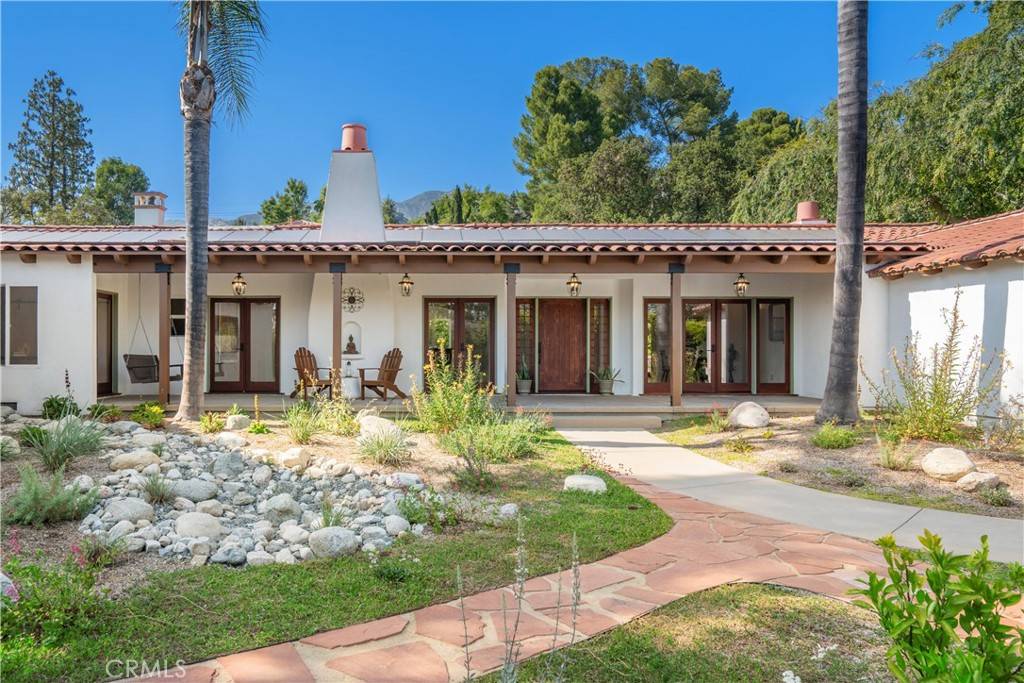 1247 Journeys End DR, La Canada Flintridge, CA 91011