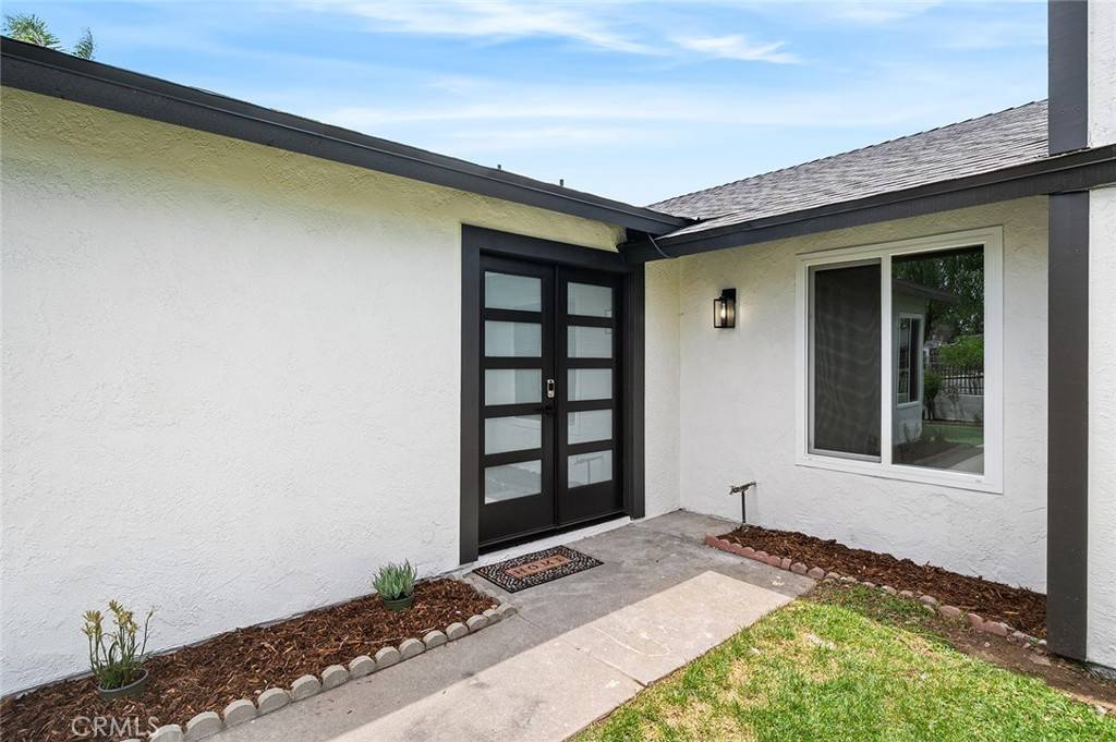 Fontana, CA 92335,9944 Poplar AVE