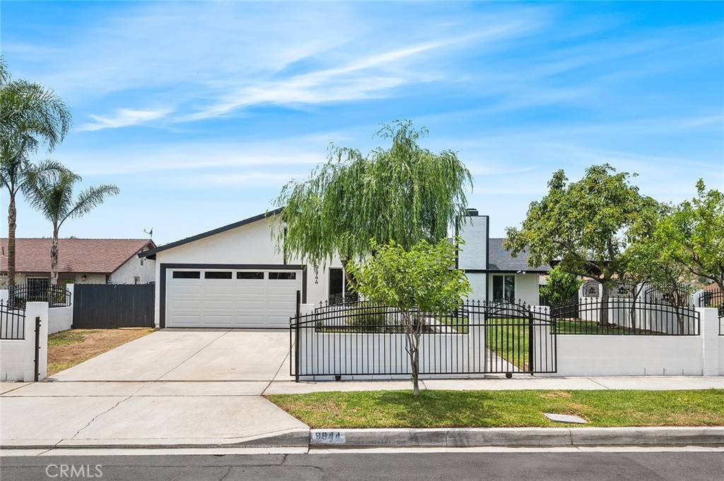 Fontana, CA 92335,9944 Poplar AVE