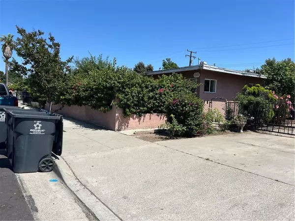 2124 W Civic Center DR, Santa Ana, CA 92703