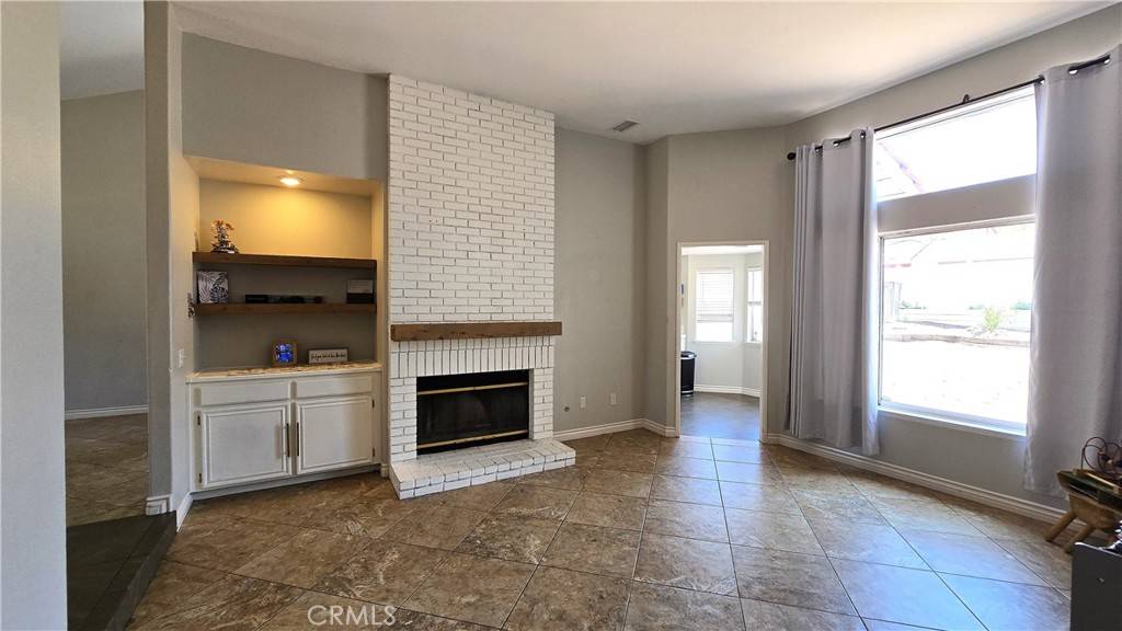 Redlands, CA 92374,1822 Glover ST