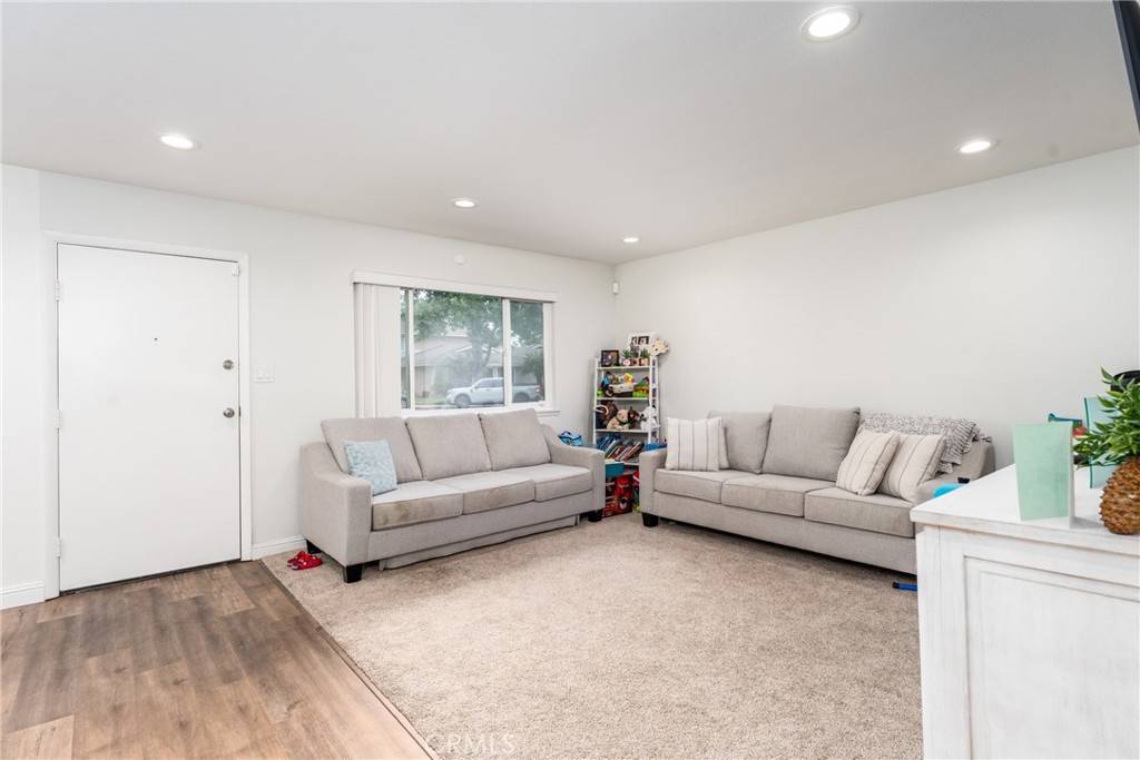 La Verne, CA 91750,2945 Knollwood AVE