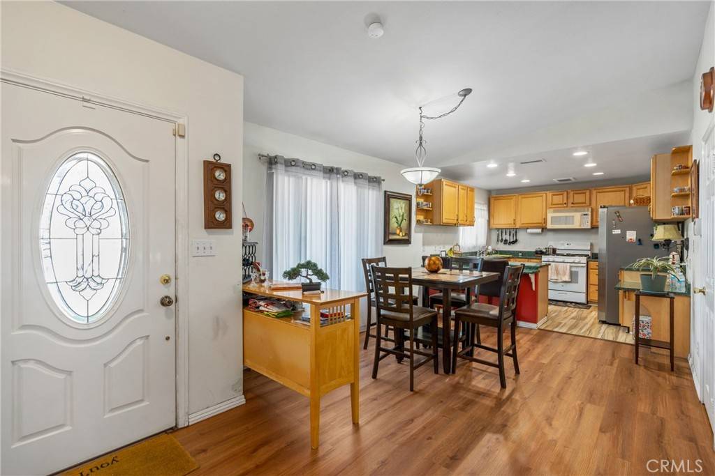 San Bernardino, CA 92404,5528 Elmwood RD