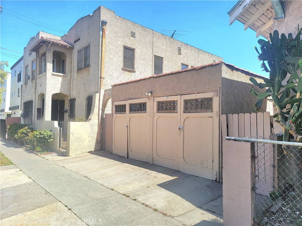 Los Angeles, CA 90004,4214 Rosewood AVE