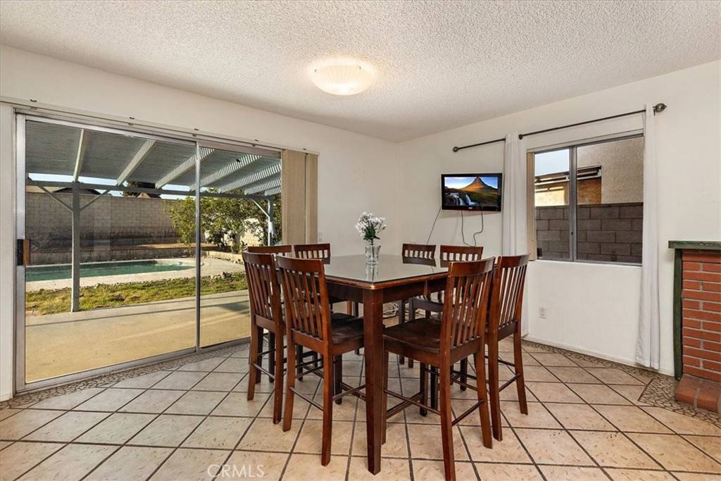 Fontana, CA 92335,14810 Cambria ST