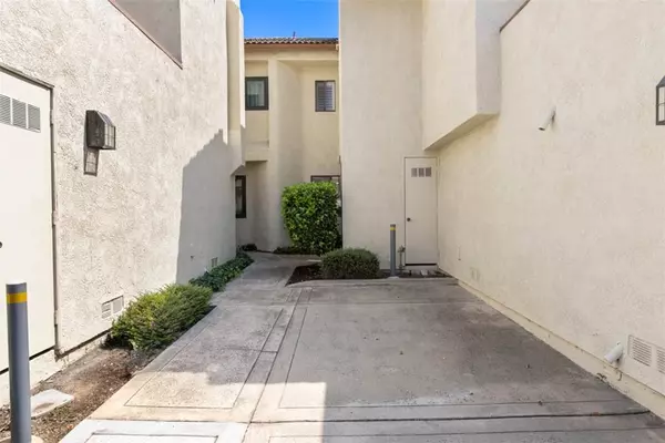Claremont, CA 91711,730 Mansfield DR