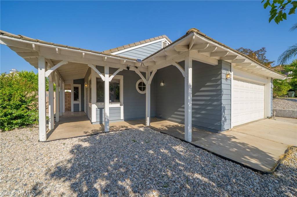 Fontana, CA 92337,11971 Redwood DR