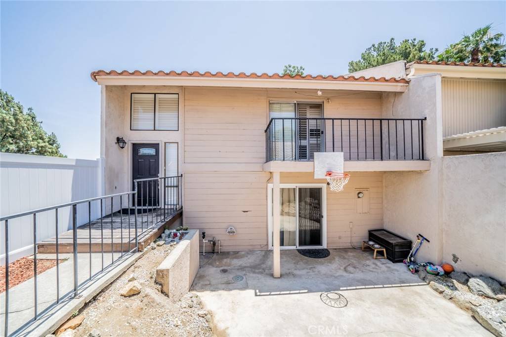 Riverside, CA 92506,2228 El Capitan DR