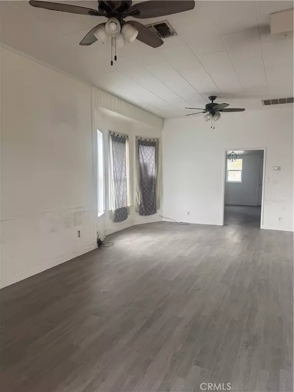 Needles, CA 92363,136 N K ST