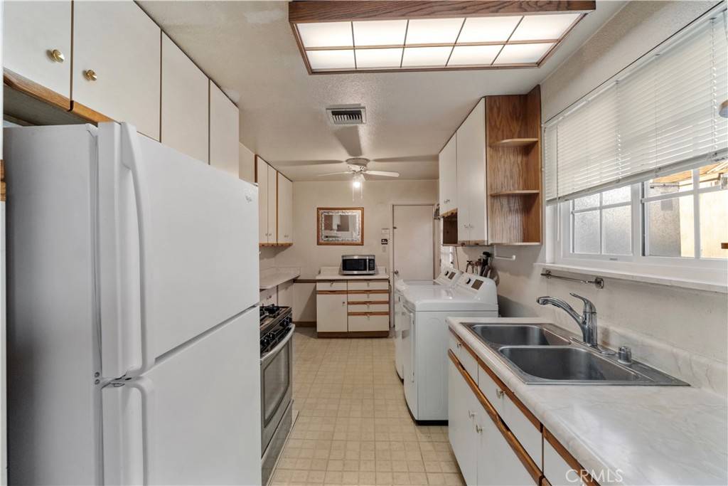 La Puente, CA 91744,1030 Broadmoor