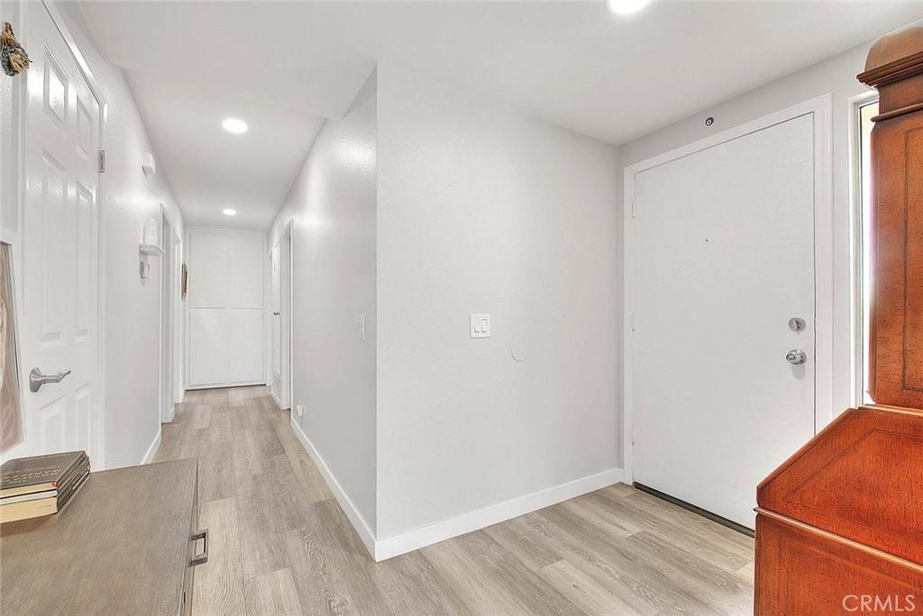 Corona, CA 92882,1068 Border AVE