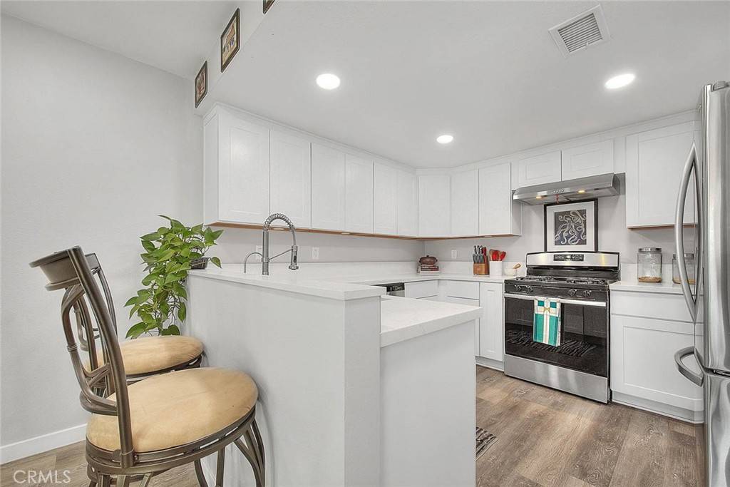 Corona, CA 92882,1068 Border AVE
