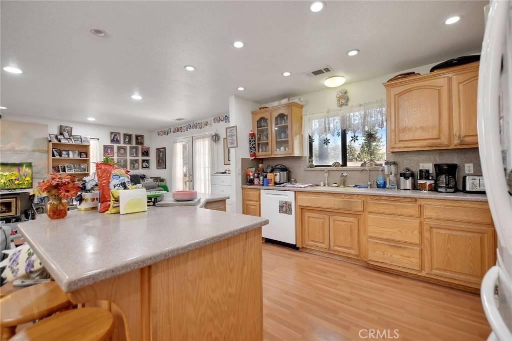 Wrightwood, CA 92397,23201 Cardinal RD