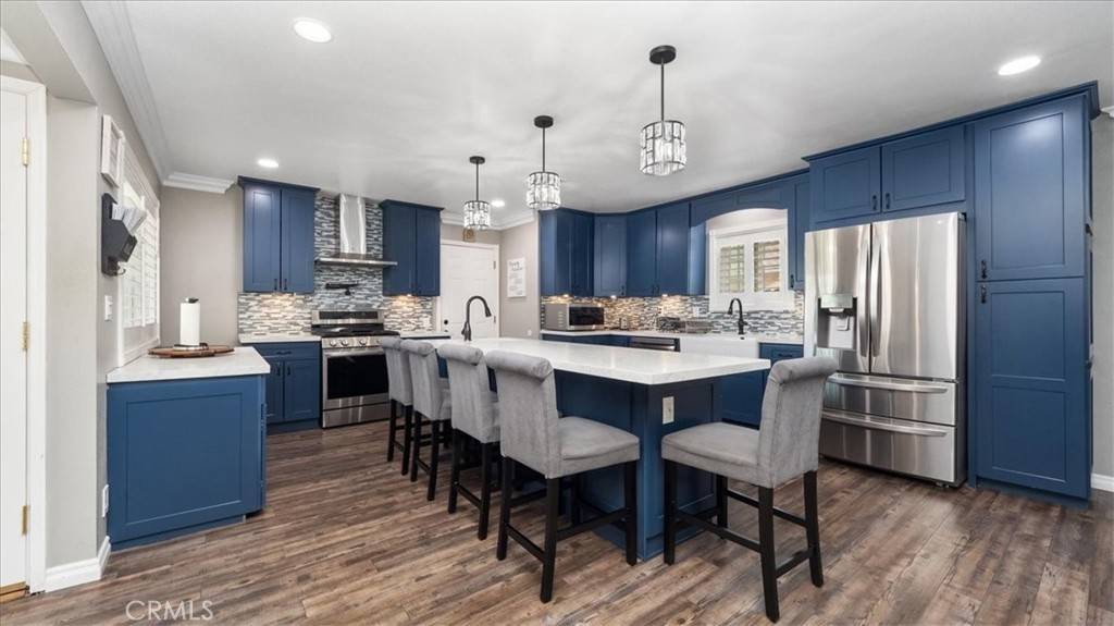 San Dimas, CA 91773,817 N Oceanbluff AVE