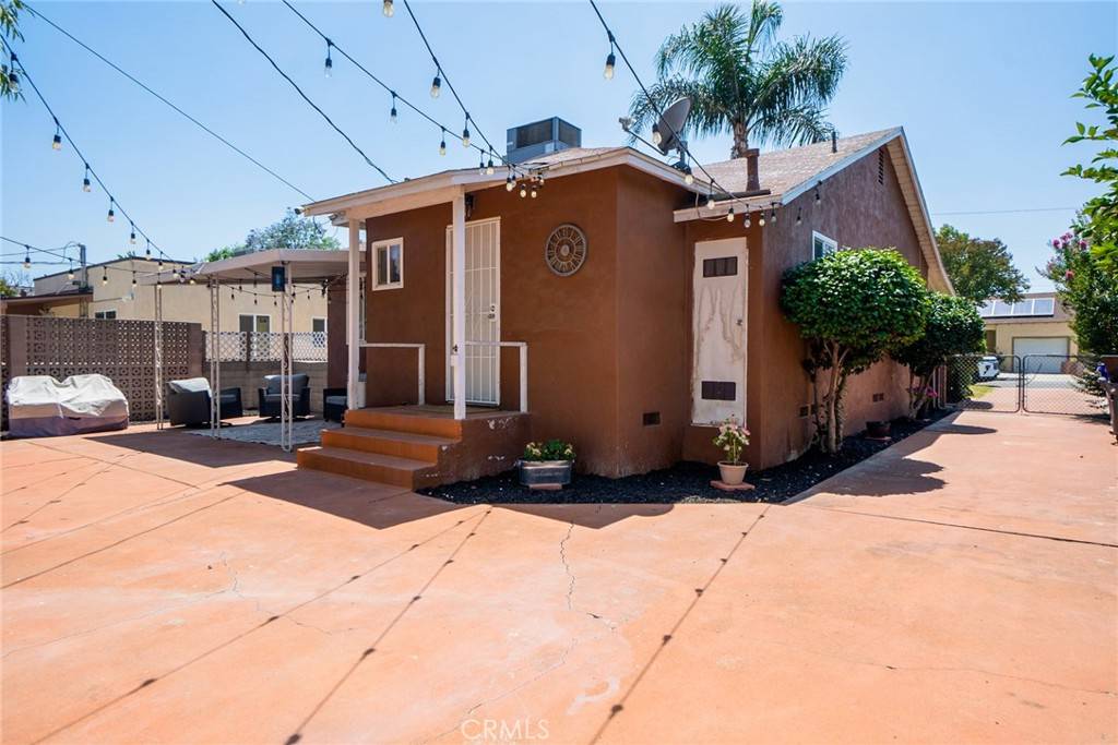 Rialto, CA 92376,321 N Orange AVE