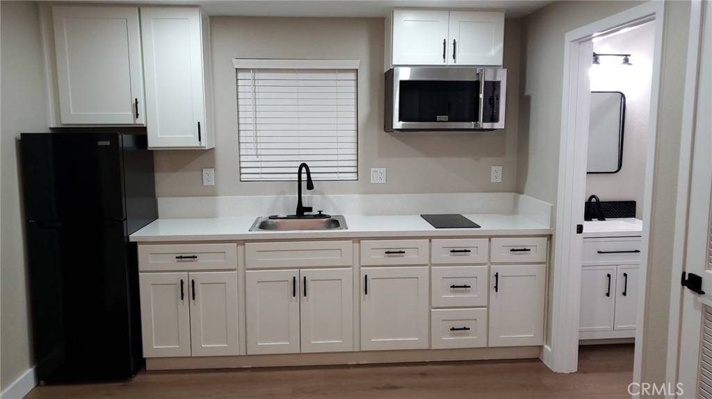 Ontario, CA 91764,549 B E La Deney DR