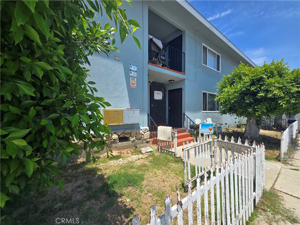 Wilmington, CA 90744,923 W G ST #8