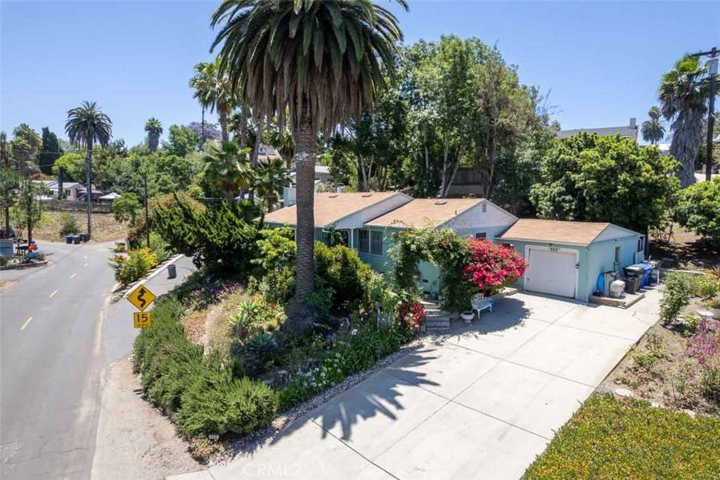 Vista, CA 92083,869 Phillips ST