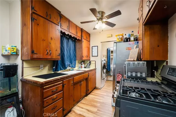 Ontario, CA 91764,950 E Yale ST