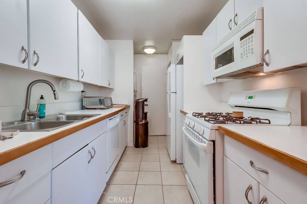 Tarzana, CA 91356,18350 Hatteras ST #263