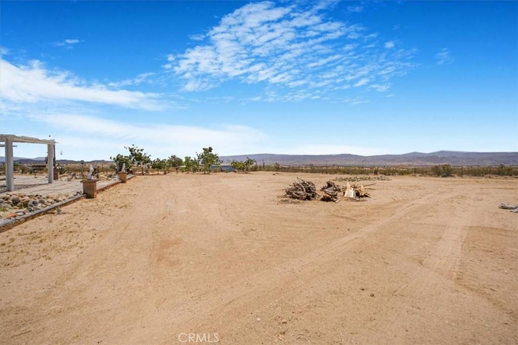 Joshua Tree, CA 92252,61939 La Brisa DR