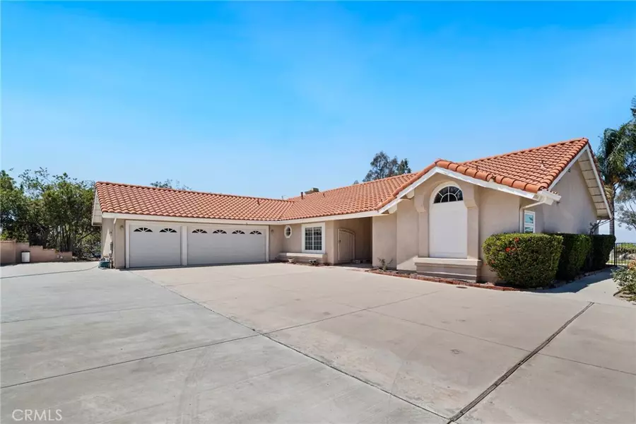11056 Orchard View LN, Riverside, CA 92503
