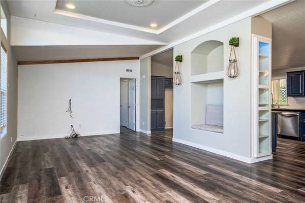 Corona, CA 92878,4901 Green River RD #188