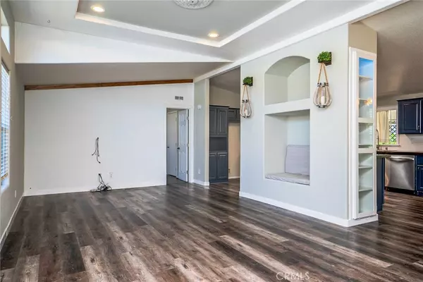 Corona, CA 92878,4901 Green River RD #188