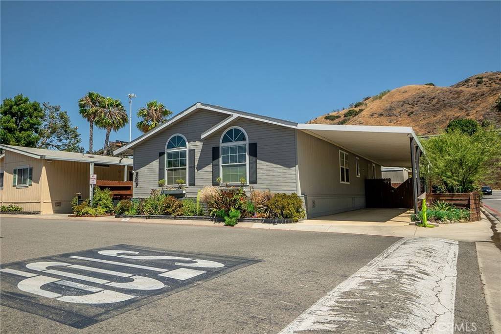 Corona, CA 92880,4901 Green River RD #188