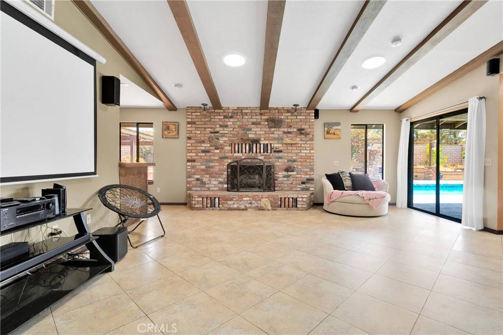 Apple Valley, CA 92308,19996 Eyota RD