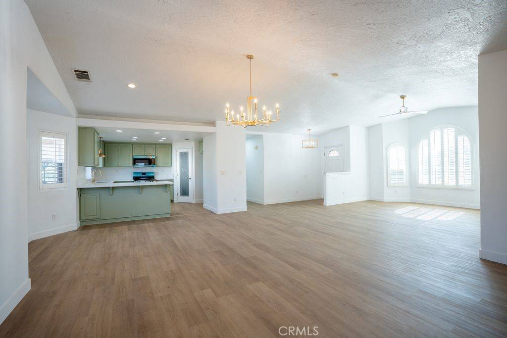 Oak Hills, CA 92344,7122 Aster Road