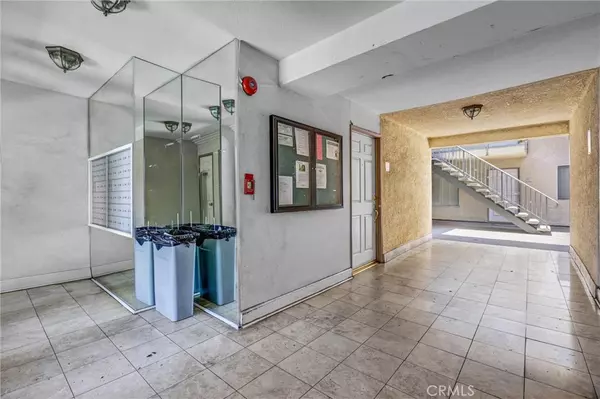 Van Nuys, CA 91406,7035 Woodley AVE #113