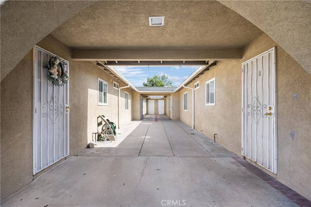 Rialto, CA 92376,540 W Shamrock ST
