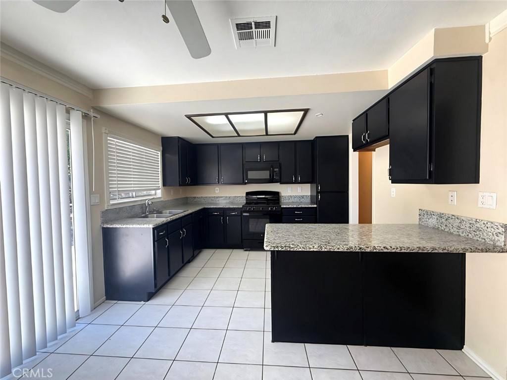 Lancaster, CA 93534,1816 W Avenue K11