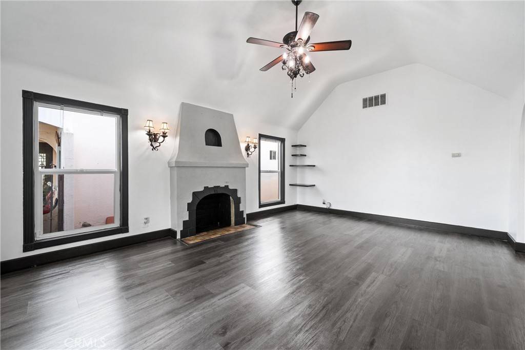 Huntington Park, CA 90255,2668 Hope ST