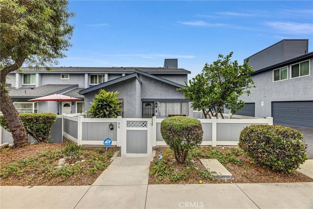 900 W Sierra Madre AVE #44, Azusa, CA 91702