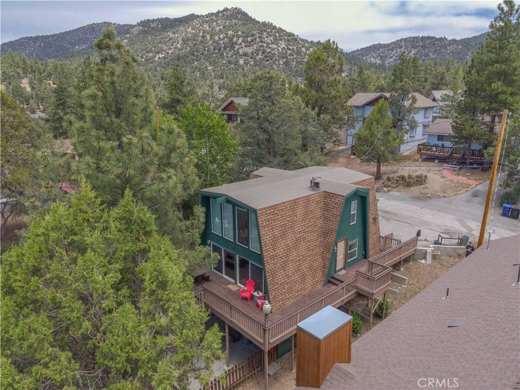 384 Mullins DR, Big Bear City, CA 92314
