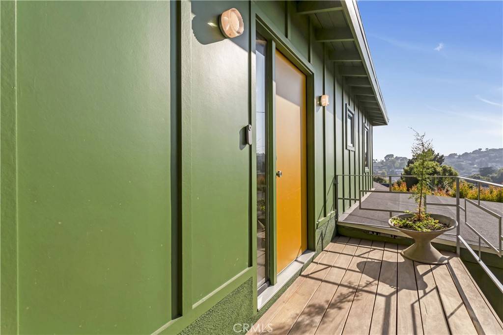 Los Angeles, CA 90042,6236 Springvale DR