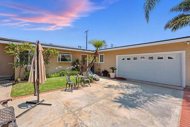 Covina, CA 91722,665 N Waterbury AVE