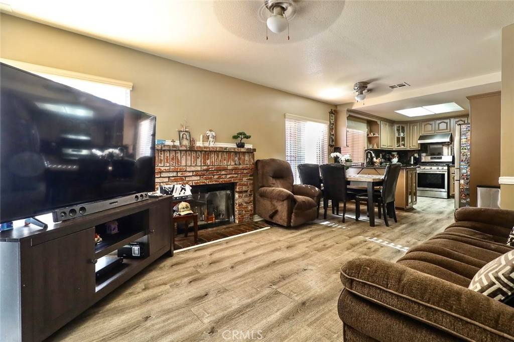 Huntington Park, CA 90255,6051 Arbutus AVE