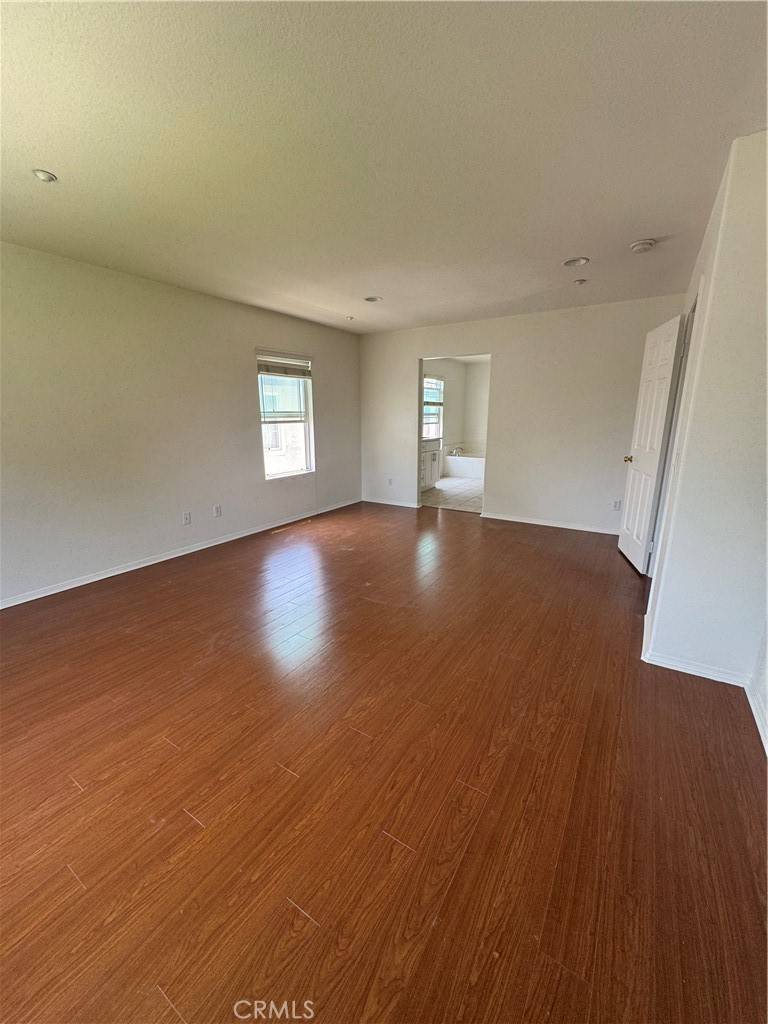 Fontana, CA 92336,6945 Regal Park LN