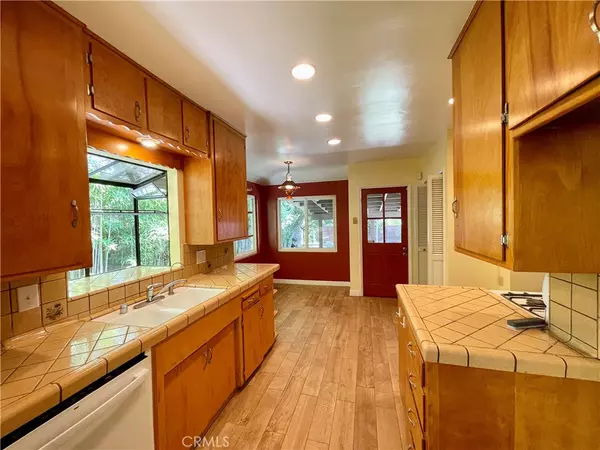 Claremont, CA 91711,1480 N Mills AVE #A