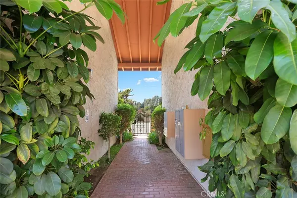 Diamond Bar, CA 91765,2436 S diamond bar #11