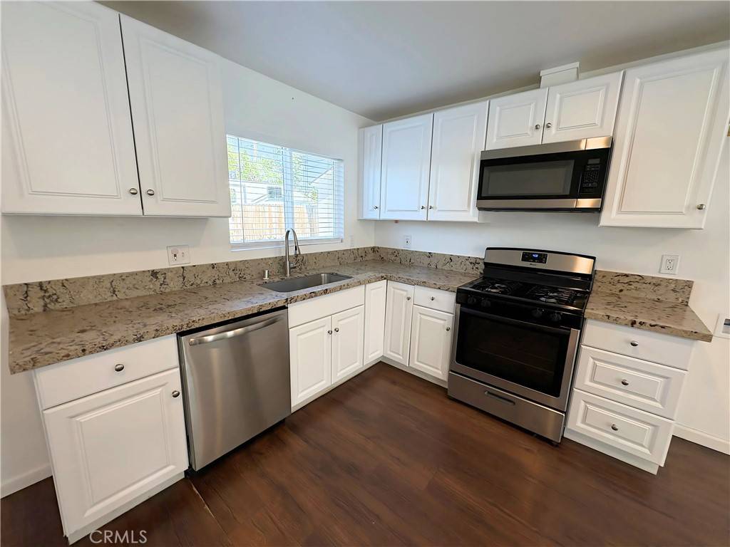 Ontario, CA 91764,711 E J ST
