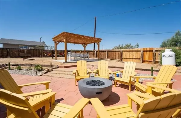 Joshua Tree, CA 92252,64975 Sun Oro RD