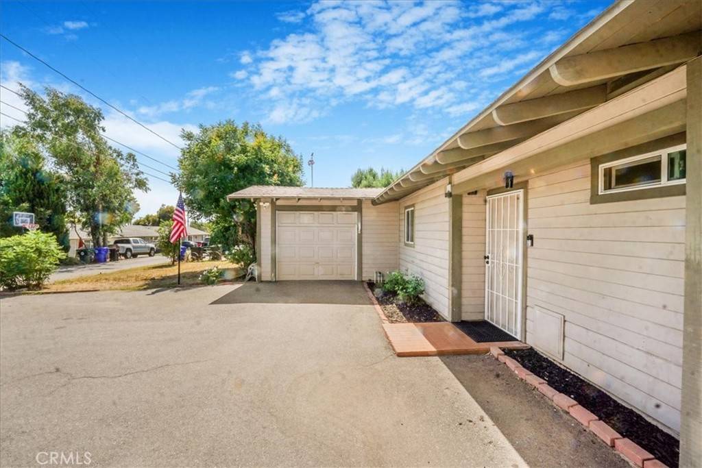 Yucaipa, CA 92399,33962 Clark LN