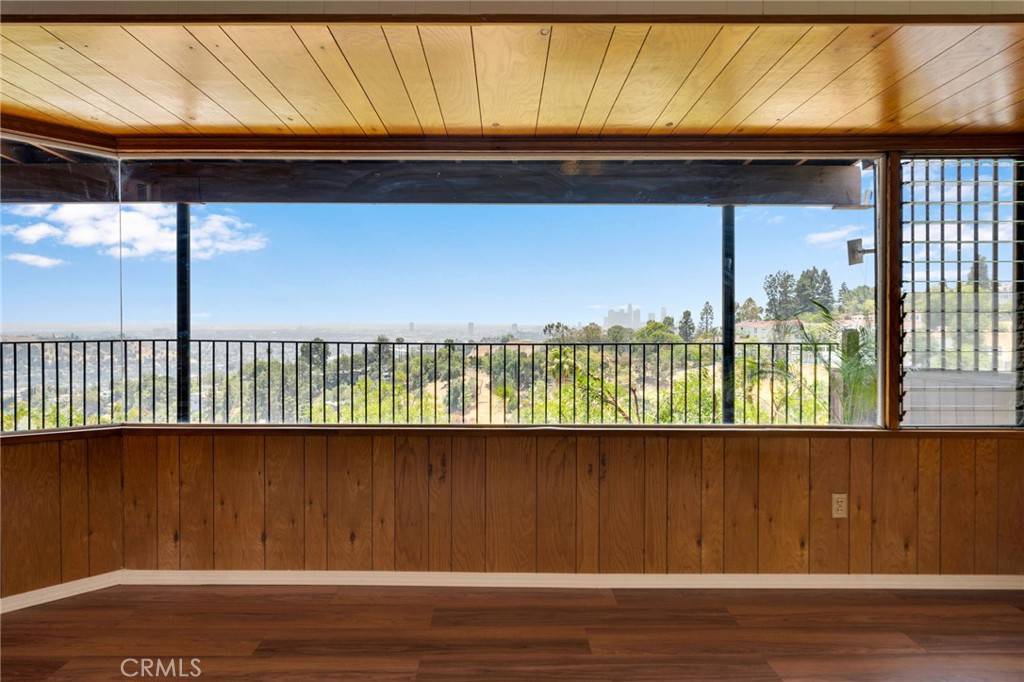 Los Angeles, CA 90065,585 W Avenue 46