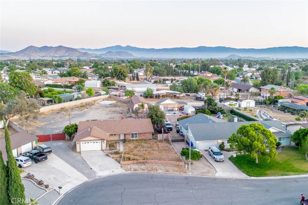 11220 Puente WAY, Jurupa Valley, CA 91752